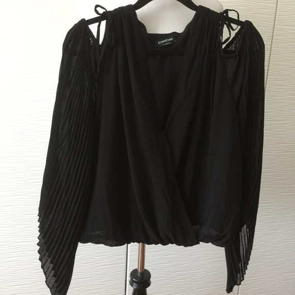 Bebe Pleated Sleeves cutout Shoulder Blouse - Picture 2 of 8